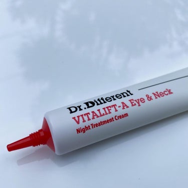 Dr.Different VITALIFT-A アイ＆ネックのクチコミ「.
.
#DrDifferent
💊..VITALIFT-A Eye&Neck
.
ドクターデ.....」（2枚目）