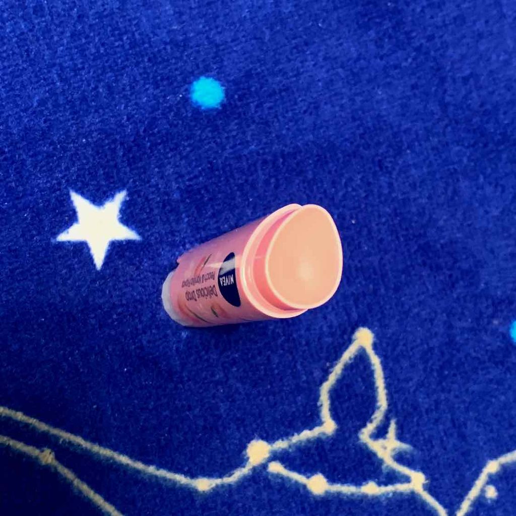 ニベア フレーバーリップ デリシャスドロップ ピーチの香り/ニベア/リップクリームを使ったクチコミ（2枚目）