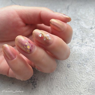 .‎˖٭Polish Nail .‎˖٭
・
ちふれの新色102を使用したネイル☻
ピンク系ラメの102番は公式ではシルバーラメとピンクラメが光で変化するとなってるけどパッと見ゴールドにも見えるしとても魅惑的なカラーですごく綺麗です！
角度や光の加減によって見え方が変わるのが可愛い♥
＊
＊
＊
#ネイル#セルフネイル#マニキュア#ポリッシュ#春ネイル#ちふれの画像 その2