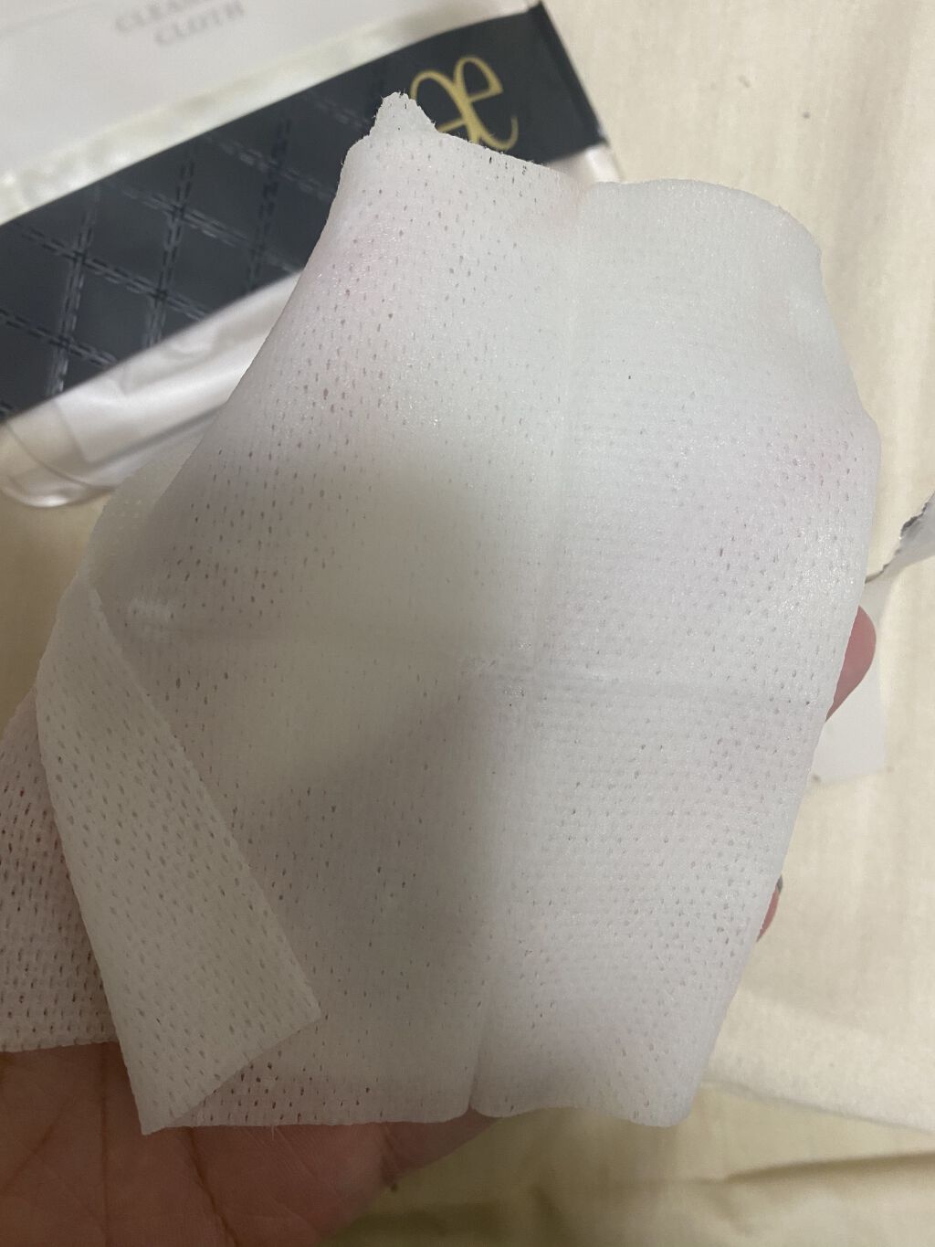 Elégance クレンジング クロスのクチコミ「Elégance クレンジング クロス

eleganceの商品を買った時にノベルティで頂きま.....」（2枚目）