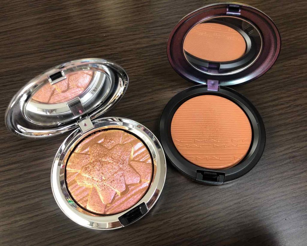 エクストラ ディメンション スキンフィニッシュ【ホリデーコレクション 2018】 スノーフラッシュト/M・A・C/パウダーハイライトを使ったクチコミ（1枚目）