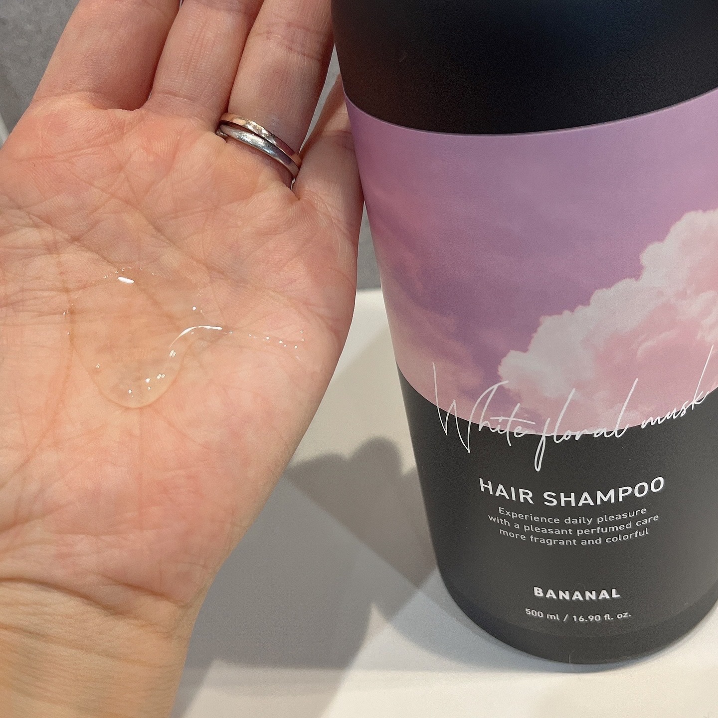 パフュームドヘアシャンプー White Floral Musk/BANANAL/市販シャンプーを使ったクチコミ（2枚目）