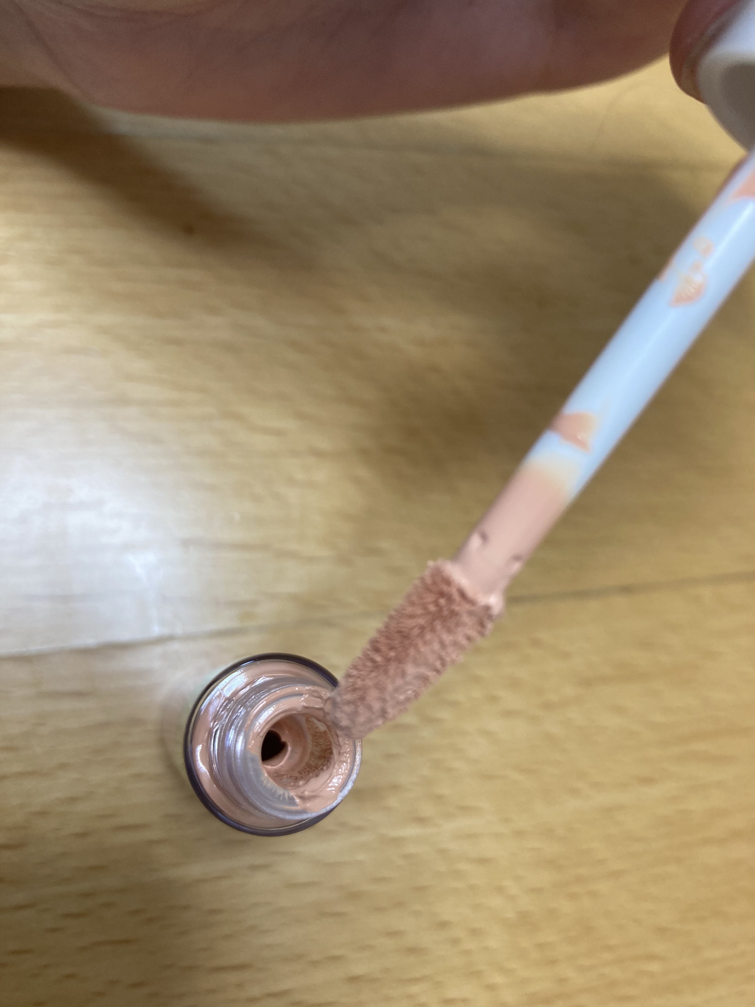 CEZANNE ストレッチコンシーラーのクチコミ「オレンジ系のクマに特化したコンシーラーというので、青クマと目の下のゴルゴラインで、老け見え&疲.....」（3枚目）