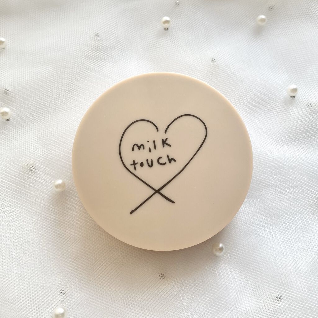 Milk Touch ロングラスティング ベルベット グロウ クッションのクチコミ「【😷マスクにつきにくい ＋ 鎮静・スキンケア効果✨のある、クッションファンデ❤️】

🥛𝖬𝗂𝗅.....」（1枚目）