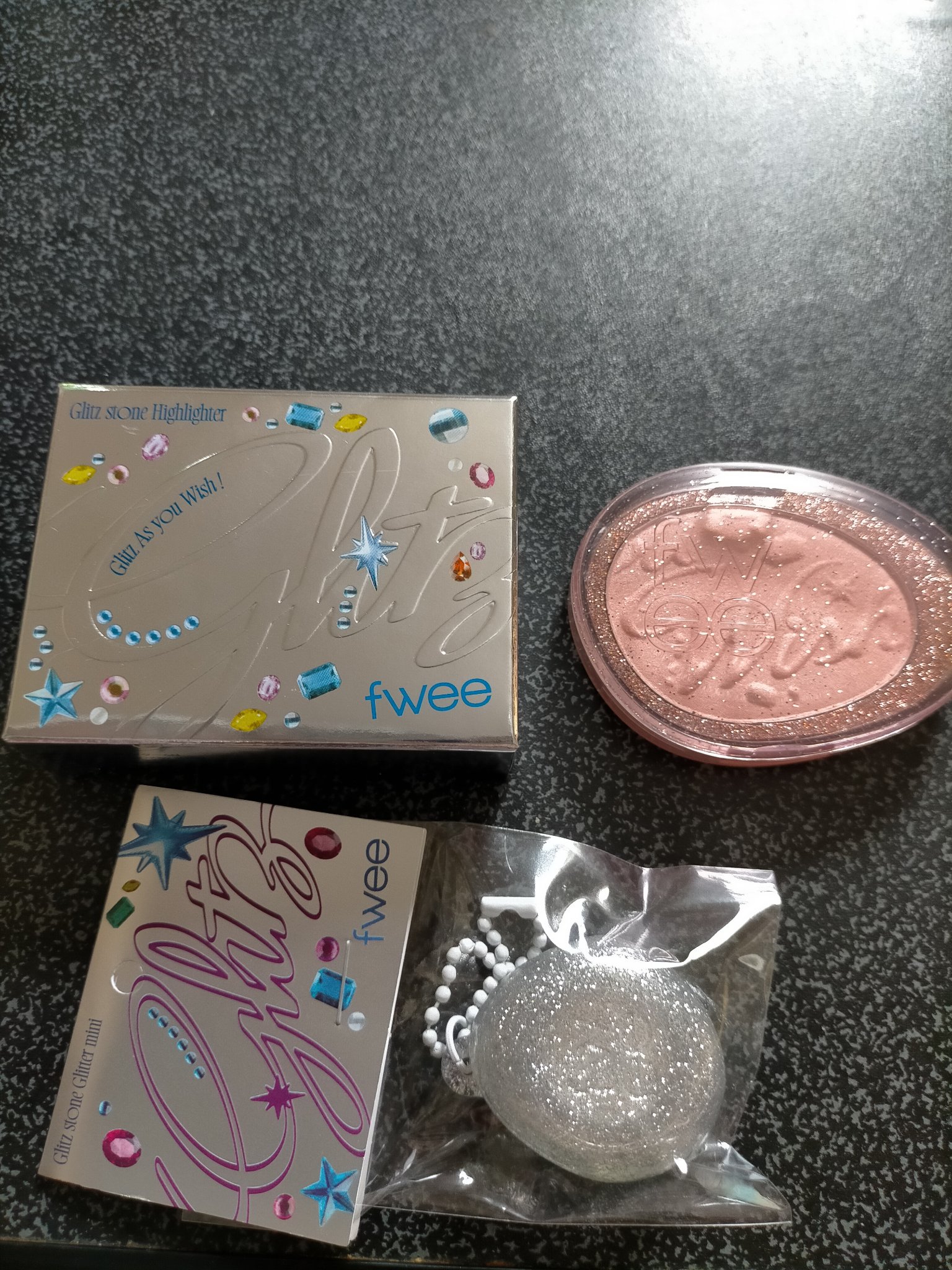 フィー グリッツストーンハイライター HL06 ブリスシェル/fwee/パウダーハイライトを使ったクチコミ（1枚目）