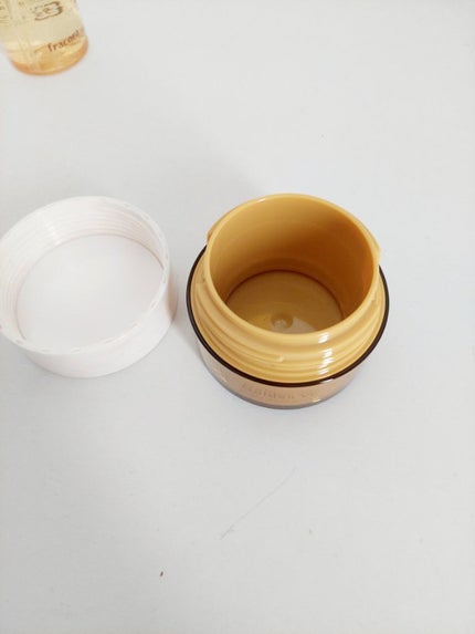 puni on LIPS 「4/25発売‼️『ゴールデンVCブライトスキンケアライン』使い..」(4枚目)