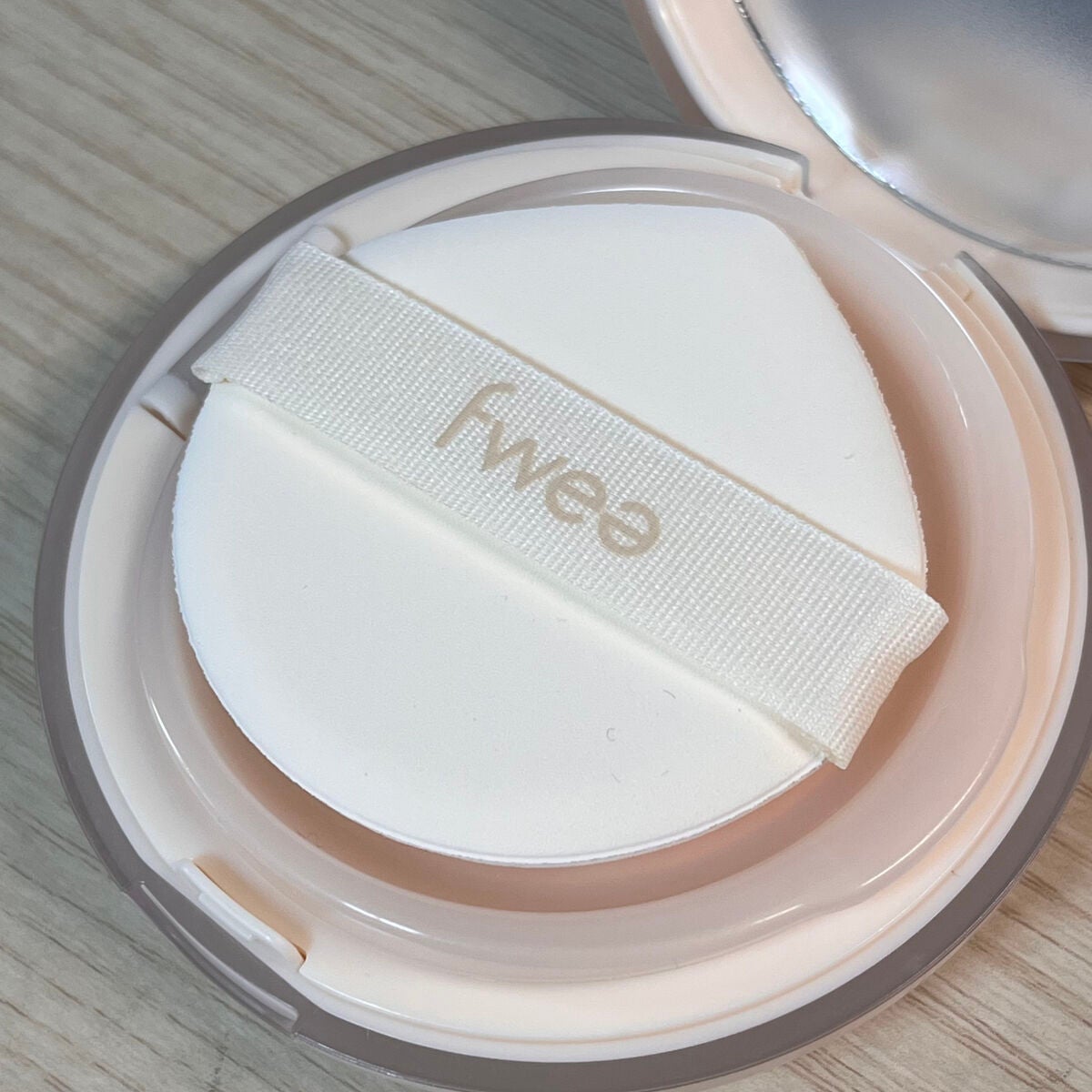 フィークッションスエード/fwee/クッションファンデーションを使ったクチコミ(4枚目)