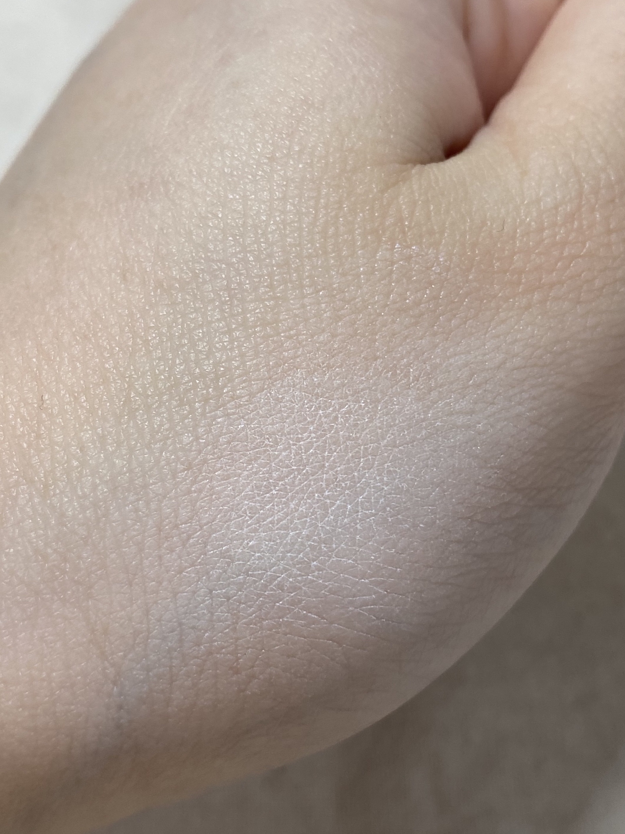 アイグロウジェム スキンシャドウ 28M lily powder/DECORTÉ/ジェル・クリームアイシャドウを使ったクチコミ（3枚目）