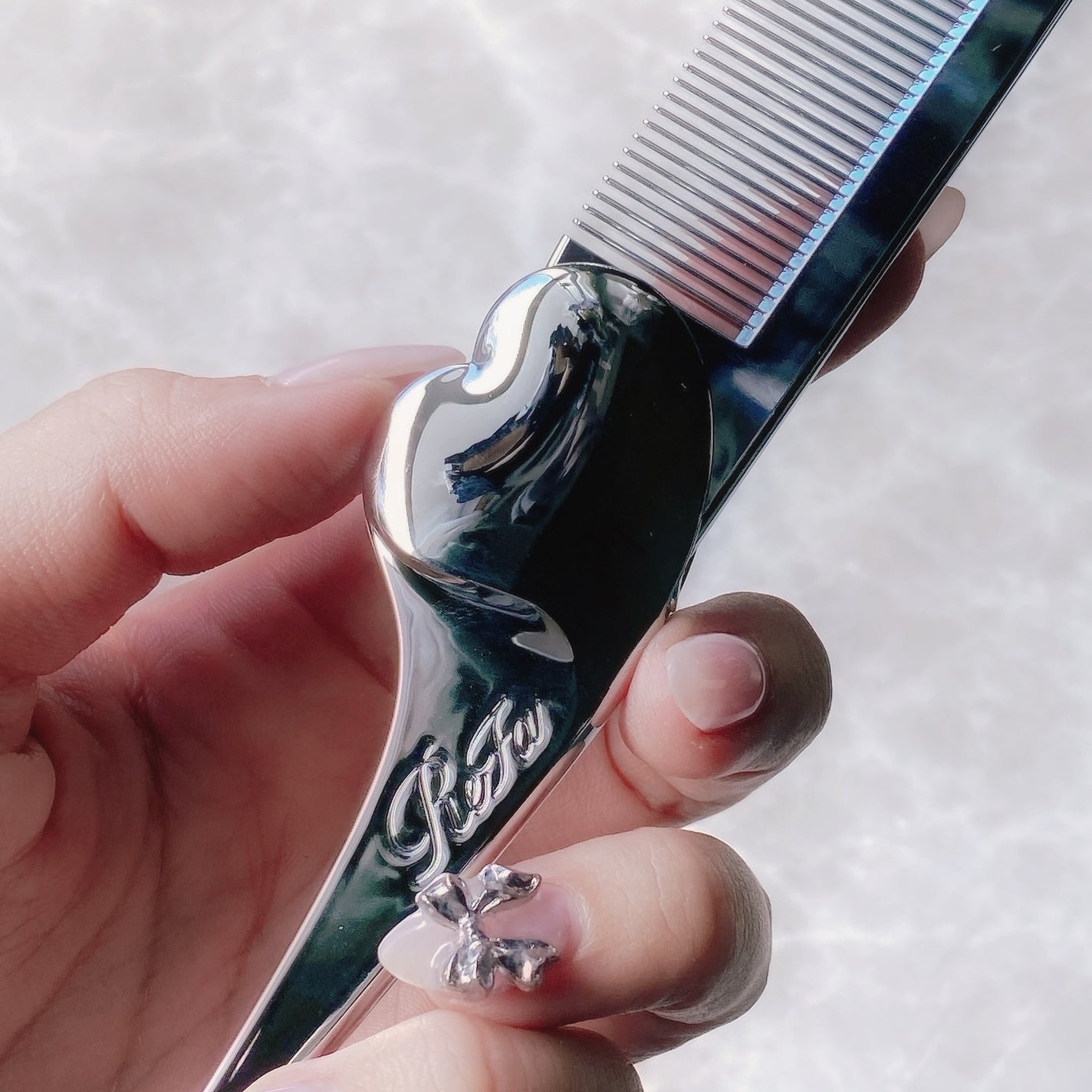 リファハートコーム アイラ/ReFa/ヘアコームを使ったクチコミ(2枚目)