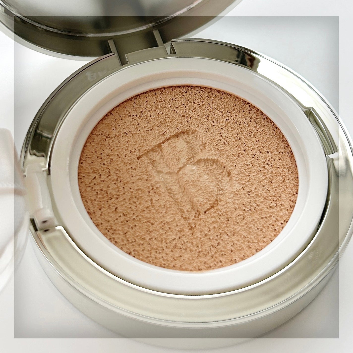 カバーリシャス アルティメット ホワイトクッション/BANILA CO/クッションファンデーションを使ったクチコミ(4枚目)