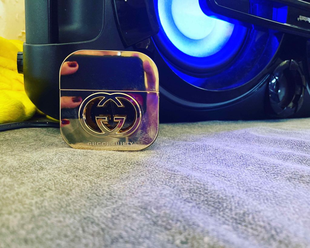 Yui on LIPS 「GUCCI大好きな私に使いかけだけどプレゼントしてくれた👀この..」(1枚目)