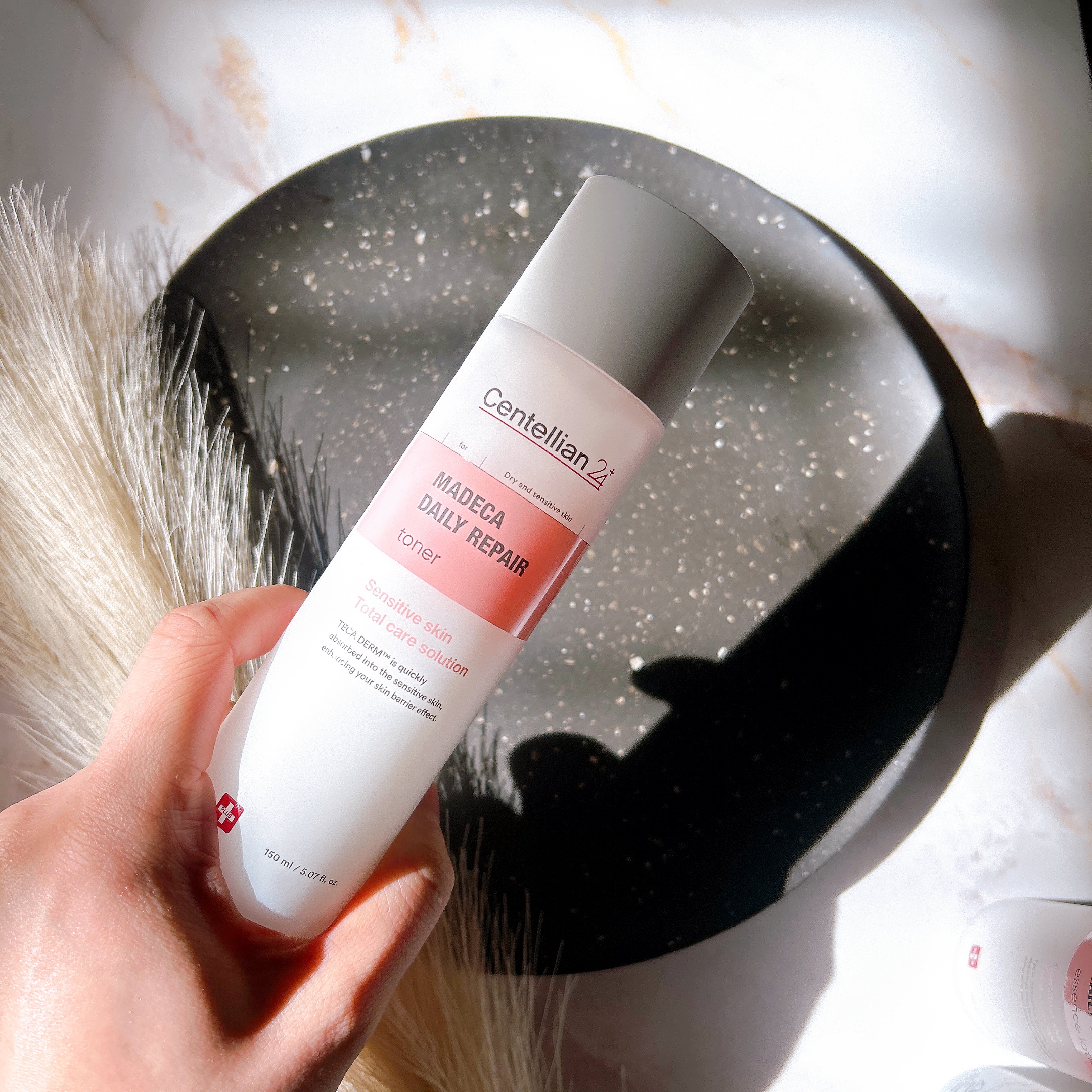 マデカデイリーリペアエッセンスローション/センテリアン24/化粧水を使ったクチコミ（2枚目）