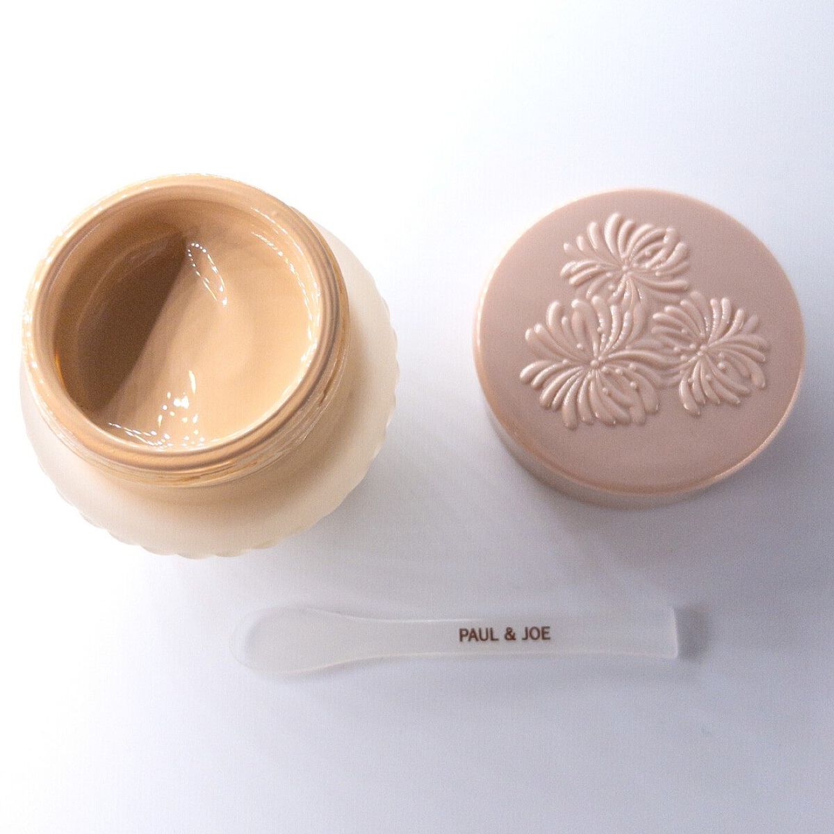 (と)りのコスメ🐔 on LIPS 「\なめらかに整う✨/軽やかなつけ心地、さらっとした仕上がり。テ..」(3枚目)