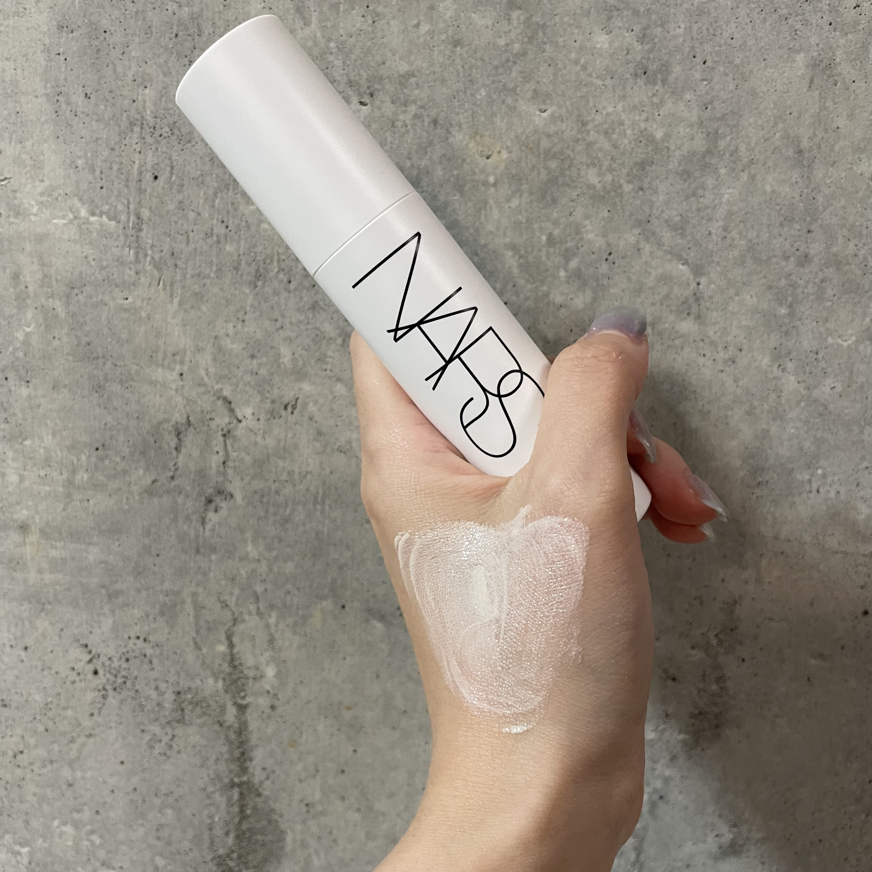 ライトリフレクティング　トーンアップヴェール/NARS/化粧下地を使ったクチコミ（3枚目）