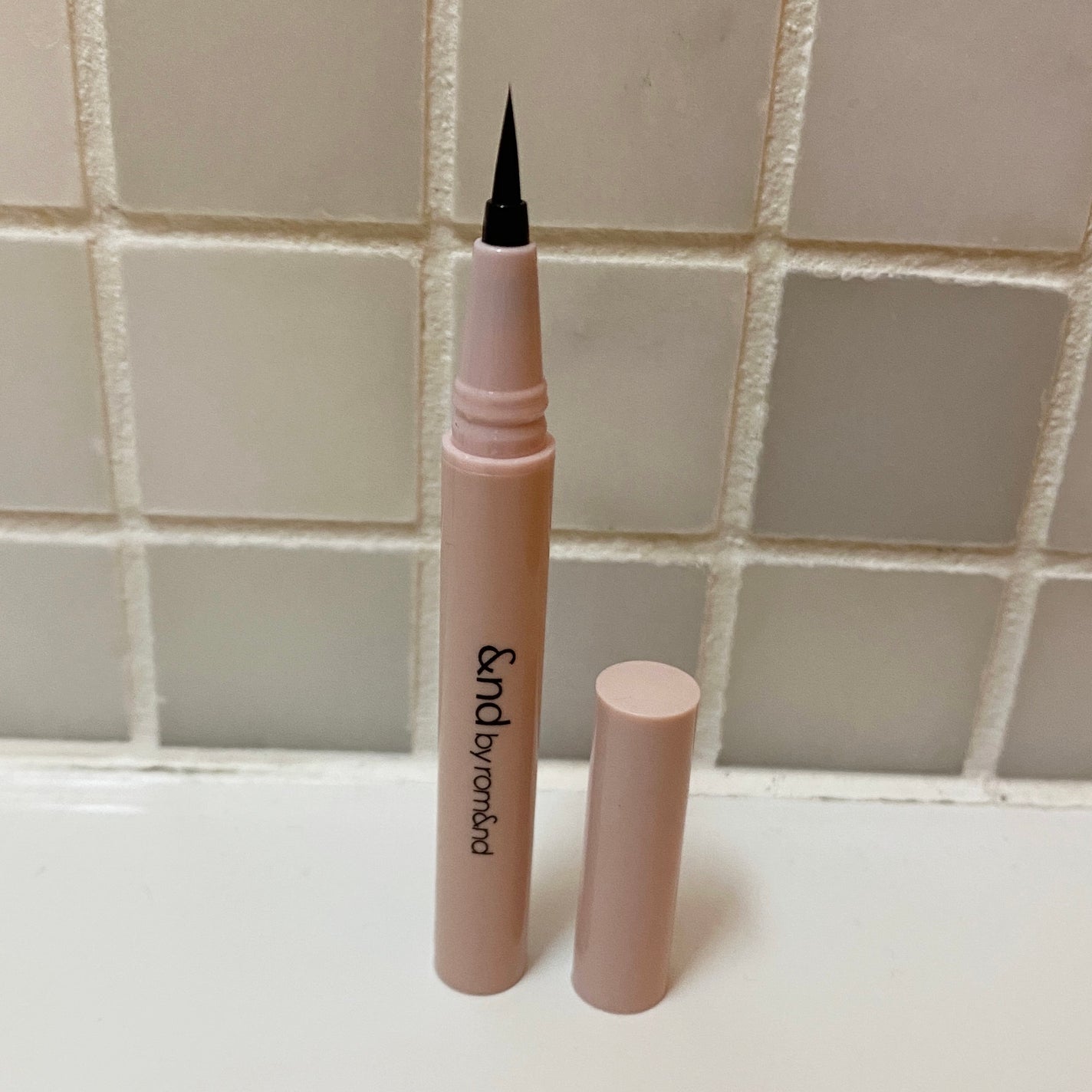 メロウドローアイライナー/&nd by rom&nd/リキッドアイライナーを使ったクチコミ(1枚目)