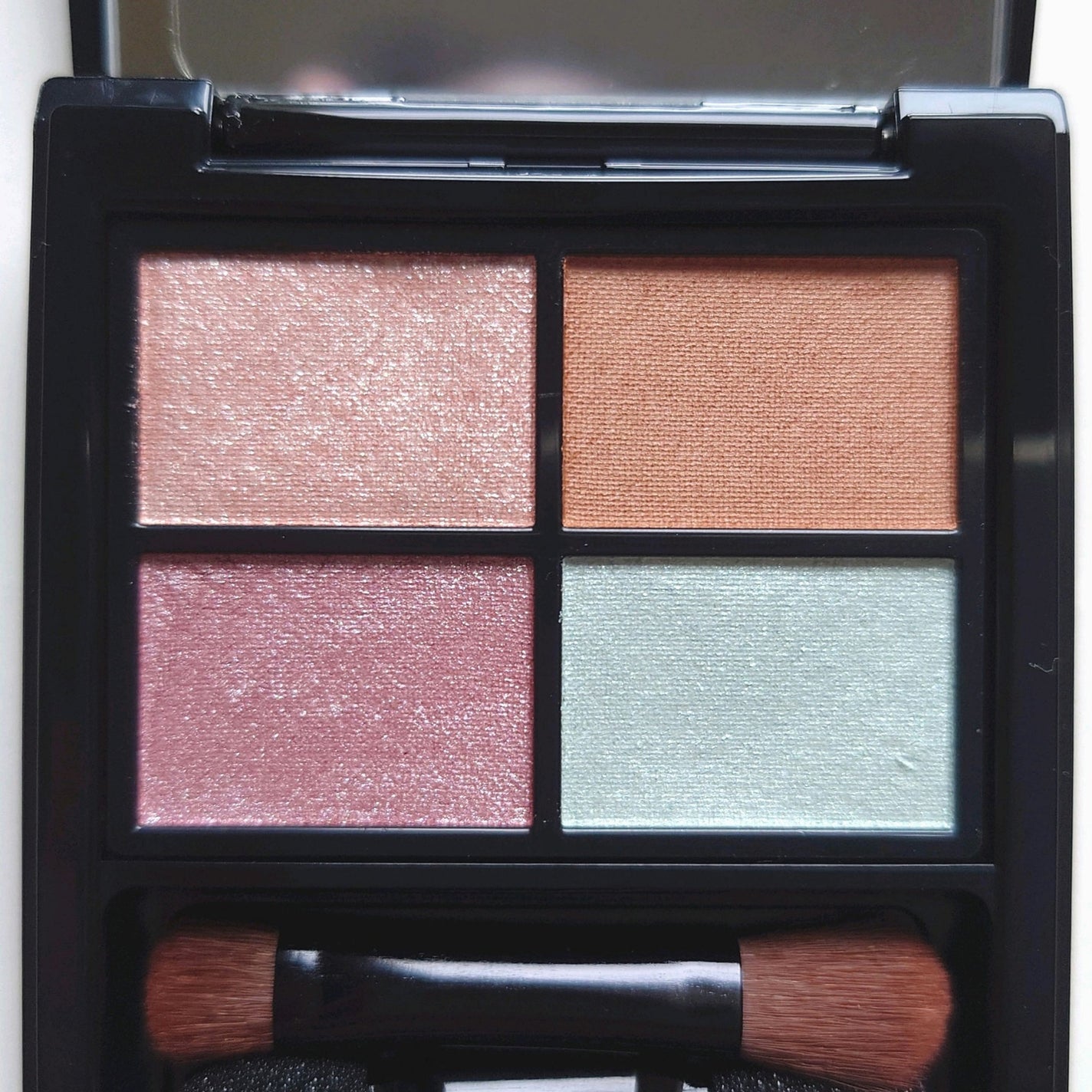 ミネラルクラッシィシャドー/エトヴォス/アイシャドウパレットを使ったクチコミ(3枚目)