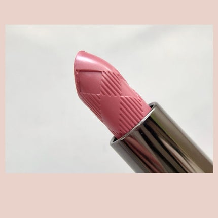 Burberry Beauty バーバリーキスのクチコミ「
手持ちのリップでは数少ない青みピンク💄
▶︎バーバリー
   バーバリーキス
   co.....」(2枚目)