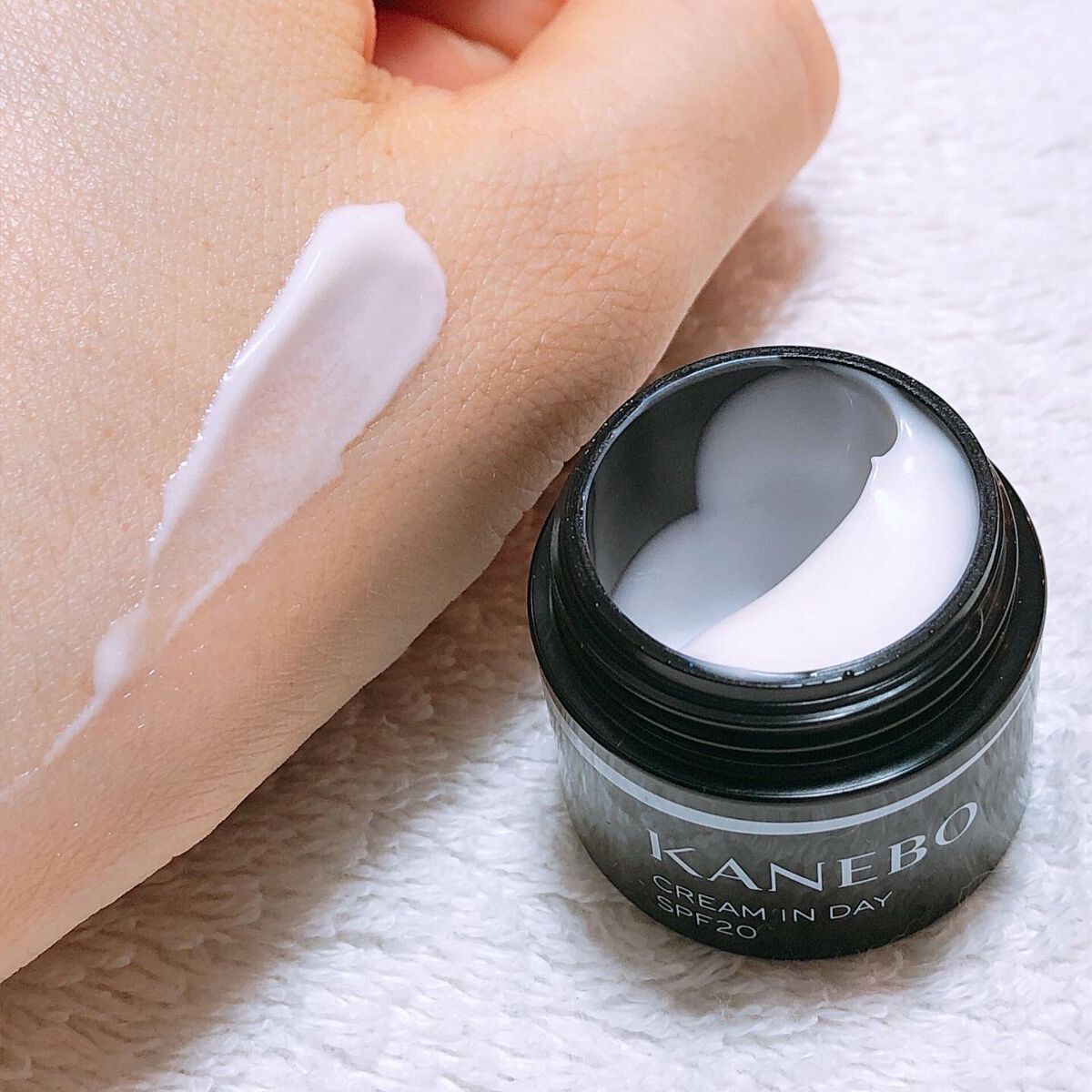 ライブリースキン　ウェア/KANEBO/クリーム・エマルジョンファンデーションを使ったクチコミ（2枚目）