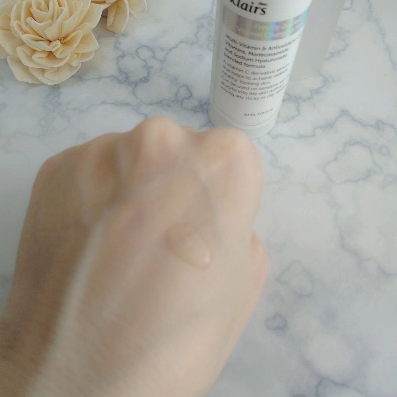 フレッシュリージュースドビタミンチャージングセラム(30ml)/Klairs/美容液を使ったクチコミ(4枚目)