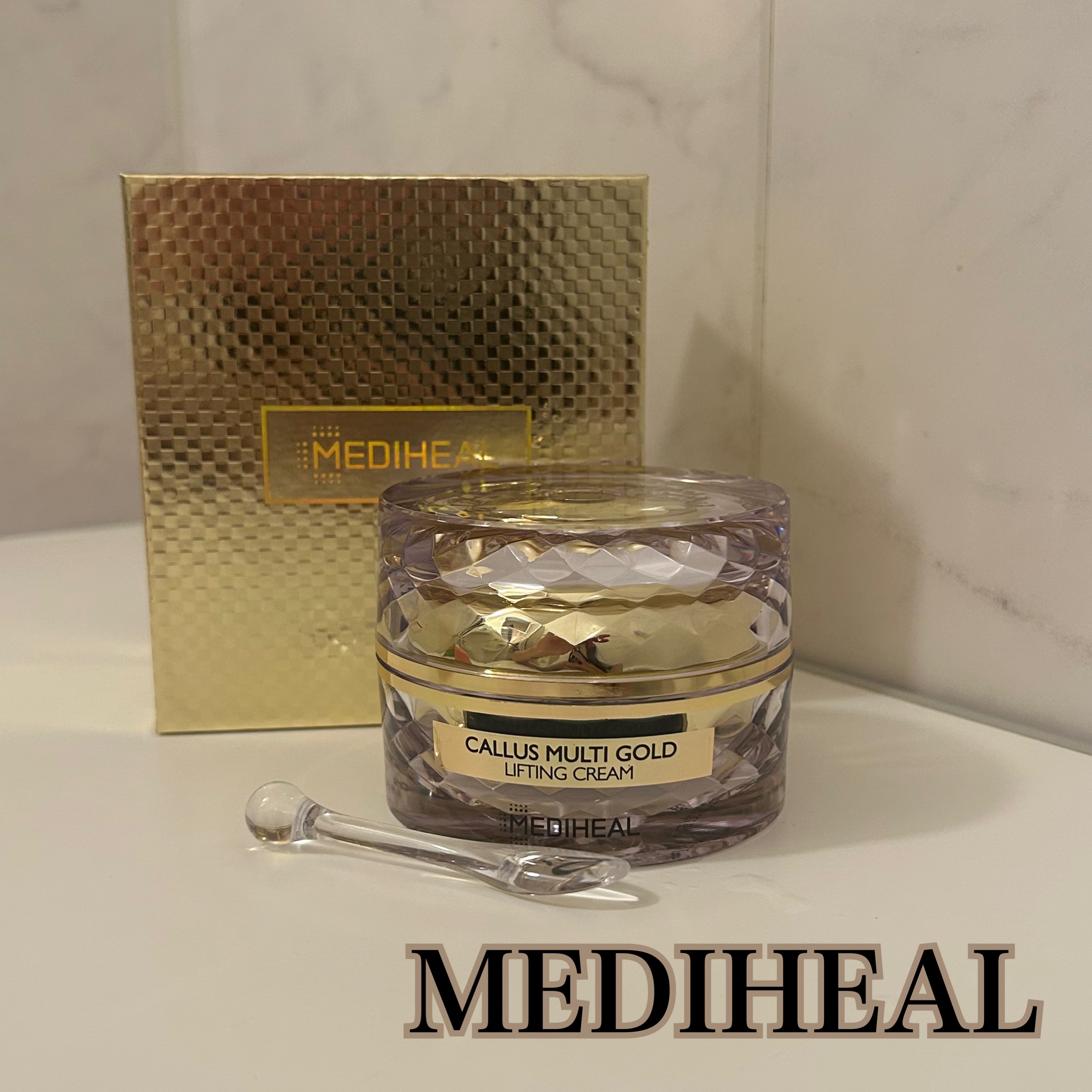MEDIHEAL CALLUS MULTI GOLD LIFTING CREAM


韓国の金浦空港内で購入しました！
メディヒールのクリームです✨

日本で見たことない！と思って購入したのですが、とっても良かったのでご紹介します。

豪華