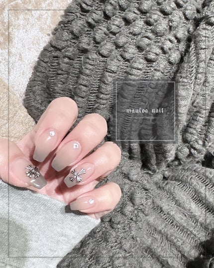 #クロムハーツネイル,#ネイル,#アートネイル,#クロムネイル,#グレーネイル,#リングネイル,#パーツネイル,#ミラーネイル,#手書きアートネイル,#ハートネイル,#パーツネイル,#バレンタインネイル,#冬ネイル,#天王寺ネイルのネイルデザイン