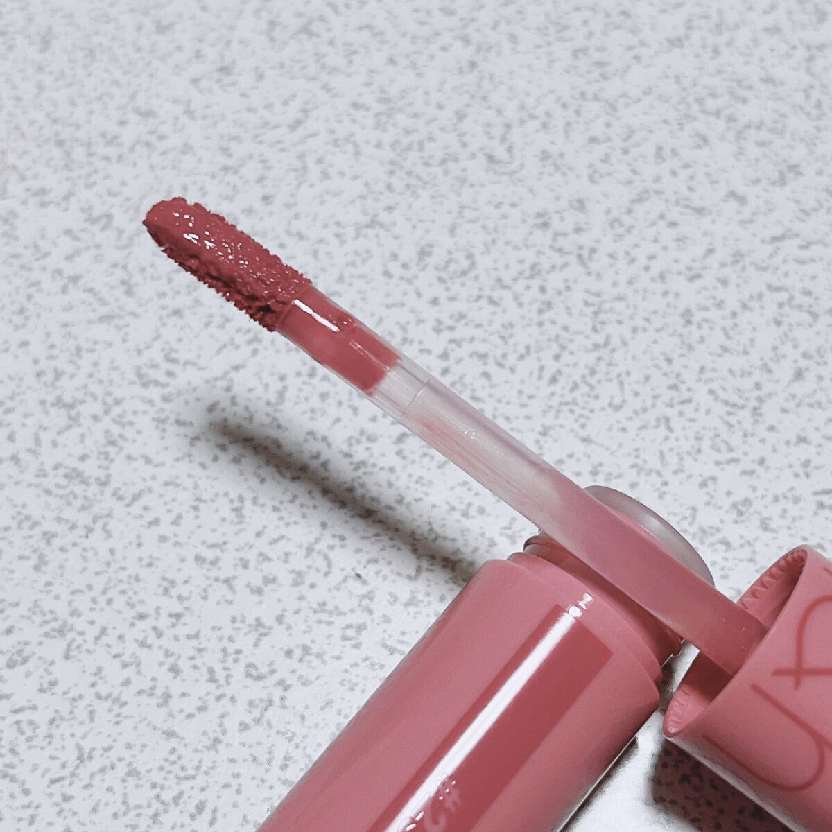 ジューシーラスティングティント/rom&nd/リップティントを使ったクチコミ（3枚目）