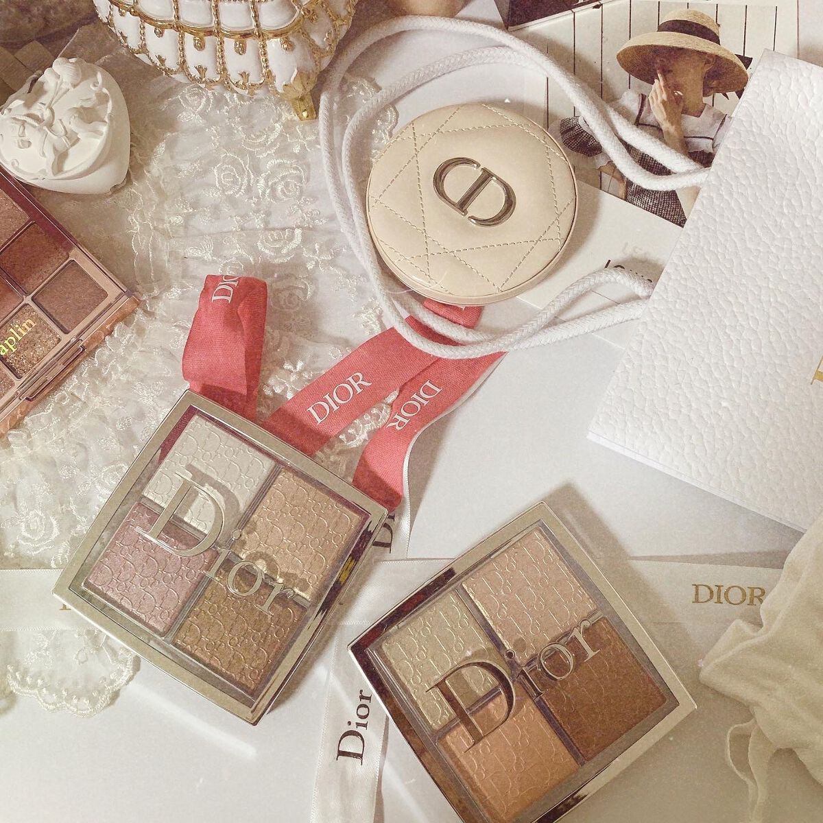 大好きなアイシャドウ♡


#dior #ディオール バックステージ フェイス グロウ パレット #デパコス #プレゼント #プレゼントコスメ #パケ買い #パケ買いコスメ  #Autumnメイク  #純欲風メイク  #本音でガチレビュー 