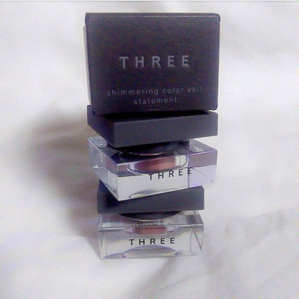 シマリングカラーヴェール ステートメント/THREE/単色アイシャドウを使ったクチコミ(1枚目)