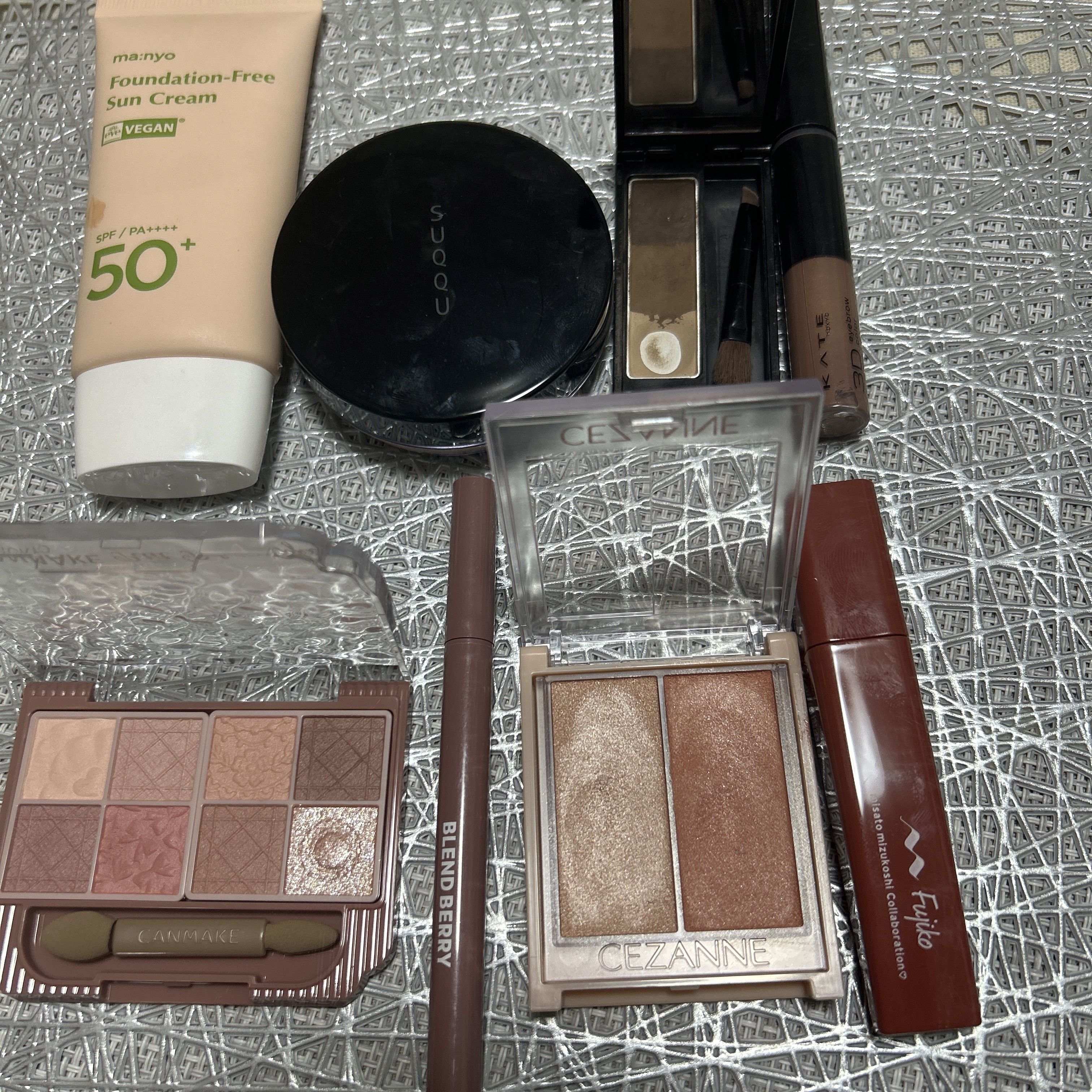 ケイト デザイニングアイブロウ3D/KATE/パウダーアイブロウを使ったクチコミ（2枚目）