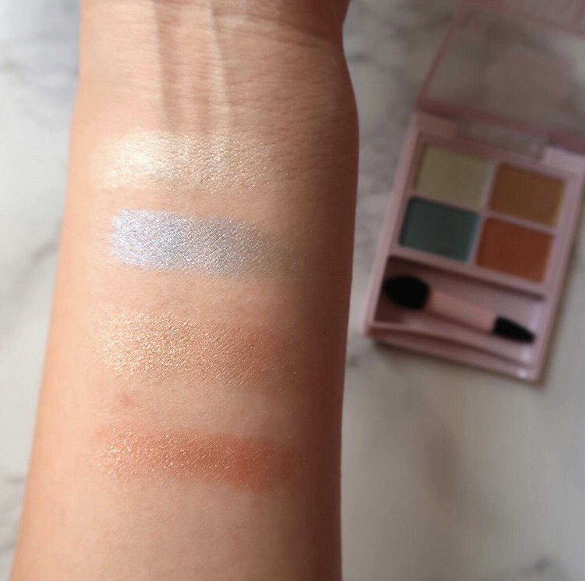 デイジードール アイカラー パレット G-01 アッシュミント/DAISY DOLL by MARY QUANT/アイシャドウパレットを使ったクチコミ（3枚目）