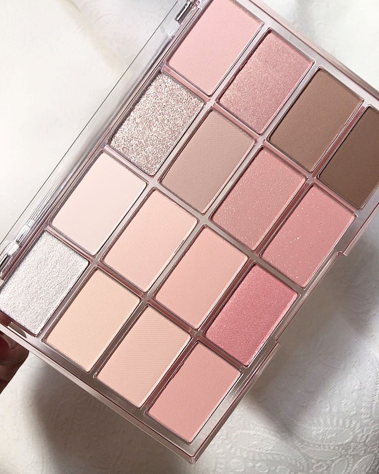 ソフトブラーリングアイパレット/wakemake/アイシャドウパレットを使ったクチコミ（2枚目）