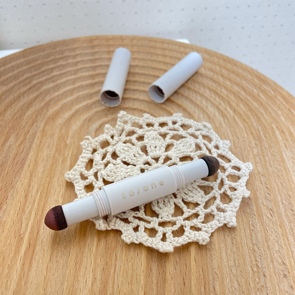 フラワーダスト アイシャドウ 02/to/one/スティックアイシャドウを使ったクチコミ（1枚目）