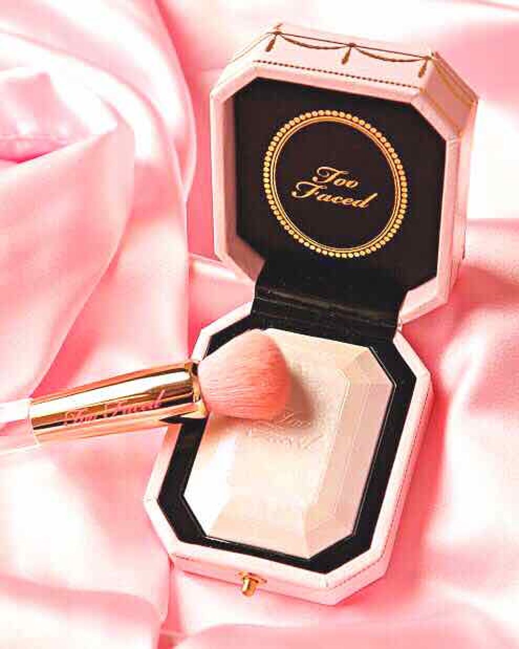 ダイヤモンドライト ハイライター ブラシ/Too Faced/メイクブラシを使ったクチコミ(1枚目)