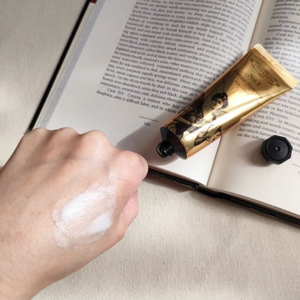 パフュームハンドクリーム グリーンデュー/オプタウム/ハンドクリームを使ったクチコミ(3枚目)