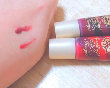 スパークリングツイストルージュ/MAJOLICA MAJORCA/リップグロスを使ったクチコミ(2枚目)