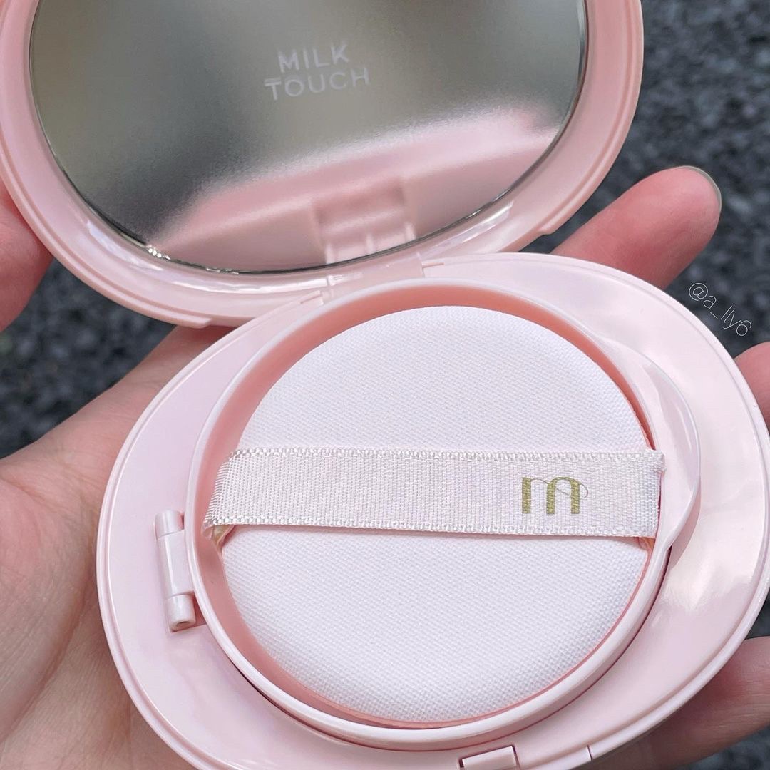 オールデイスキンフィットミルキーグロウクッション 03 Natural Beige(ナチュラル ベージュ)/Milk Touch/クッションファンデーションを使ったクチコミ（3枚目）