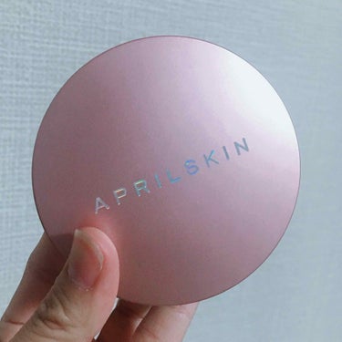 APRILSKIN 
マジック スノー フィキシング ファンデーション
SPF30／PA ＋＋

クッションファンデです🙆
クッションファンデはわりと
ペタペタするので
あまり好きじゃないのですが、
こ