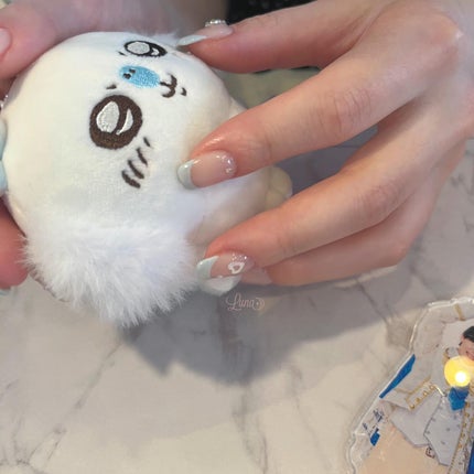 Iuna. Mizuki on LIPS 「.magnetfrench🩵🤍#nail#nailstagra..」(2枚目)