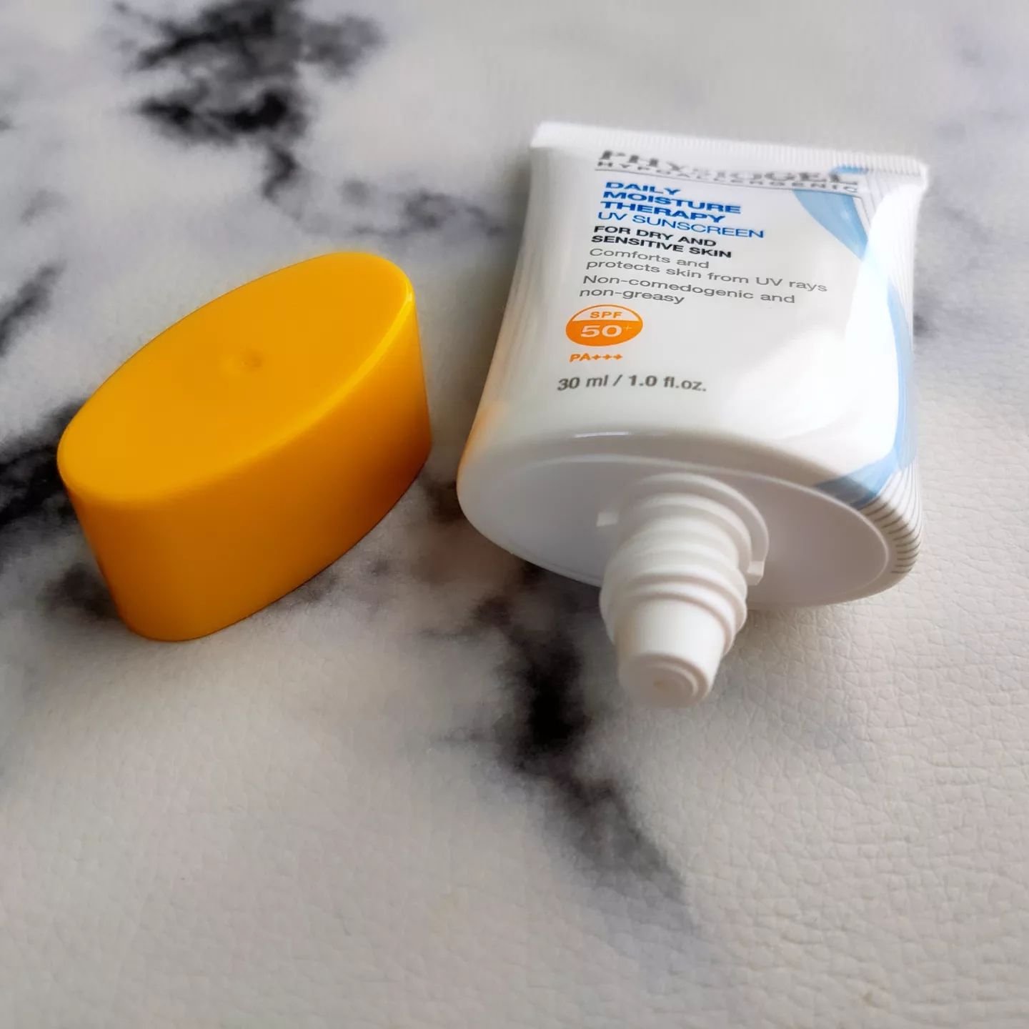 PHYSIOGEL DMT UVサンスクリーンのクチコミ「＜PHYSIOGEL フィジオジェル DMT UVサンスクリーン＞を愛用中♪

こちらは175.....」（3枚目）