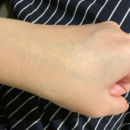 不良のひつじ on LIPS 「FOCALLUREオーロラハイライト02ムーングロウ濡れツヤ感..」(4枚目)