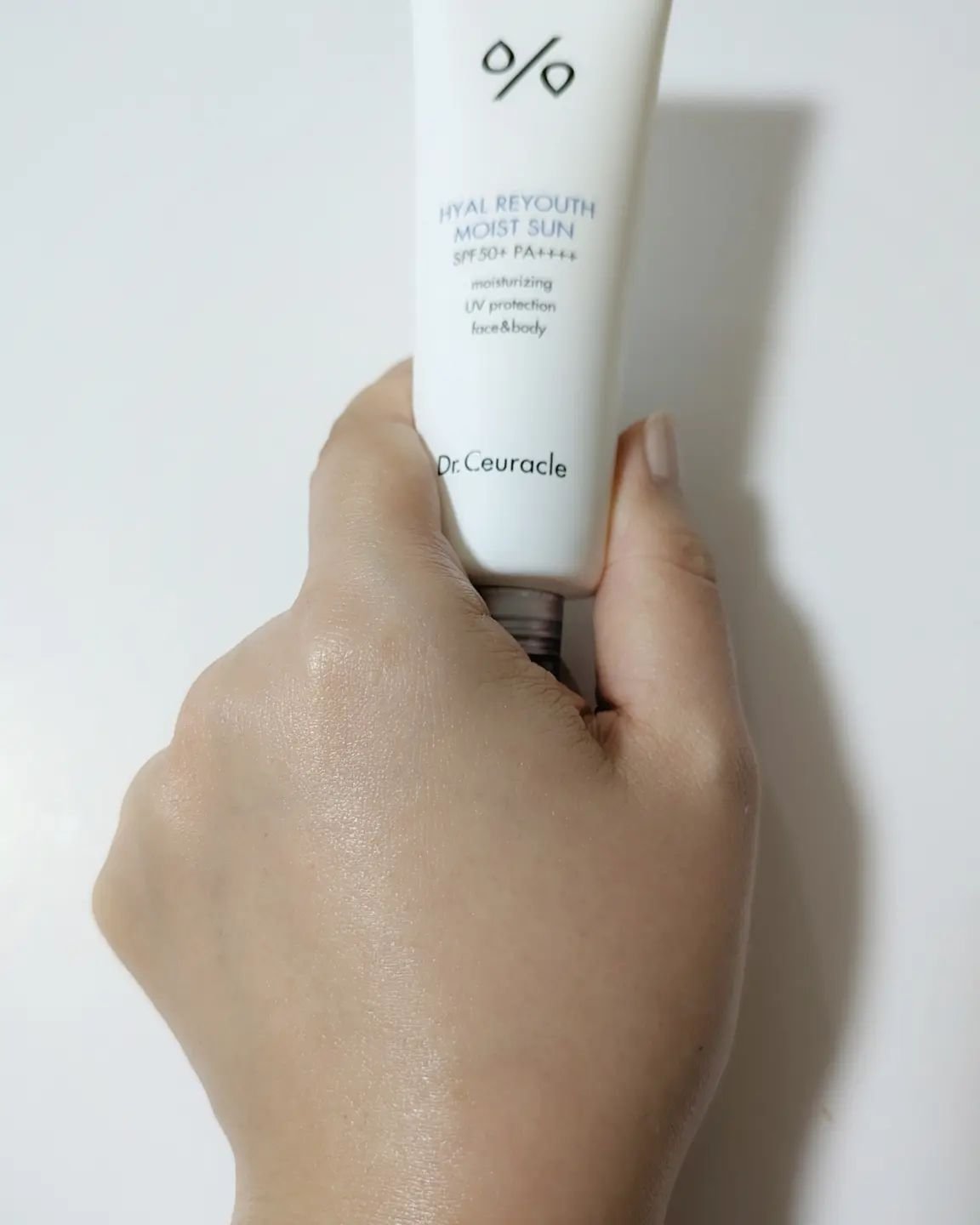 Dr.Ceuracle ヒアルリユースモイストサンのクチコミ「🌸ヒアルリユースモイストサン
SPF50+/PA++++

軽いつけ心地で日焼け止めの重さは全.....」（3枚目）