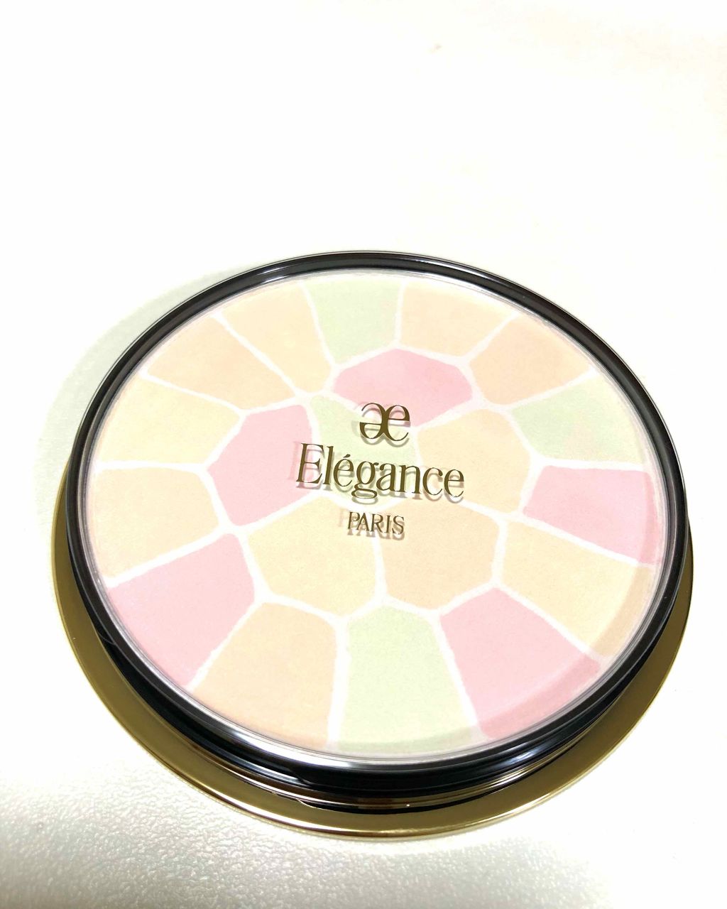 エレガンス ラ プードル オートニュアンス リクスィーズ/Elégance/プレストパウダーを使ったクチコミ(1枚目)