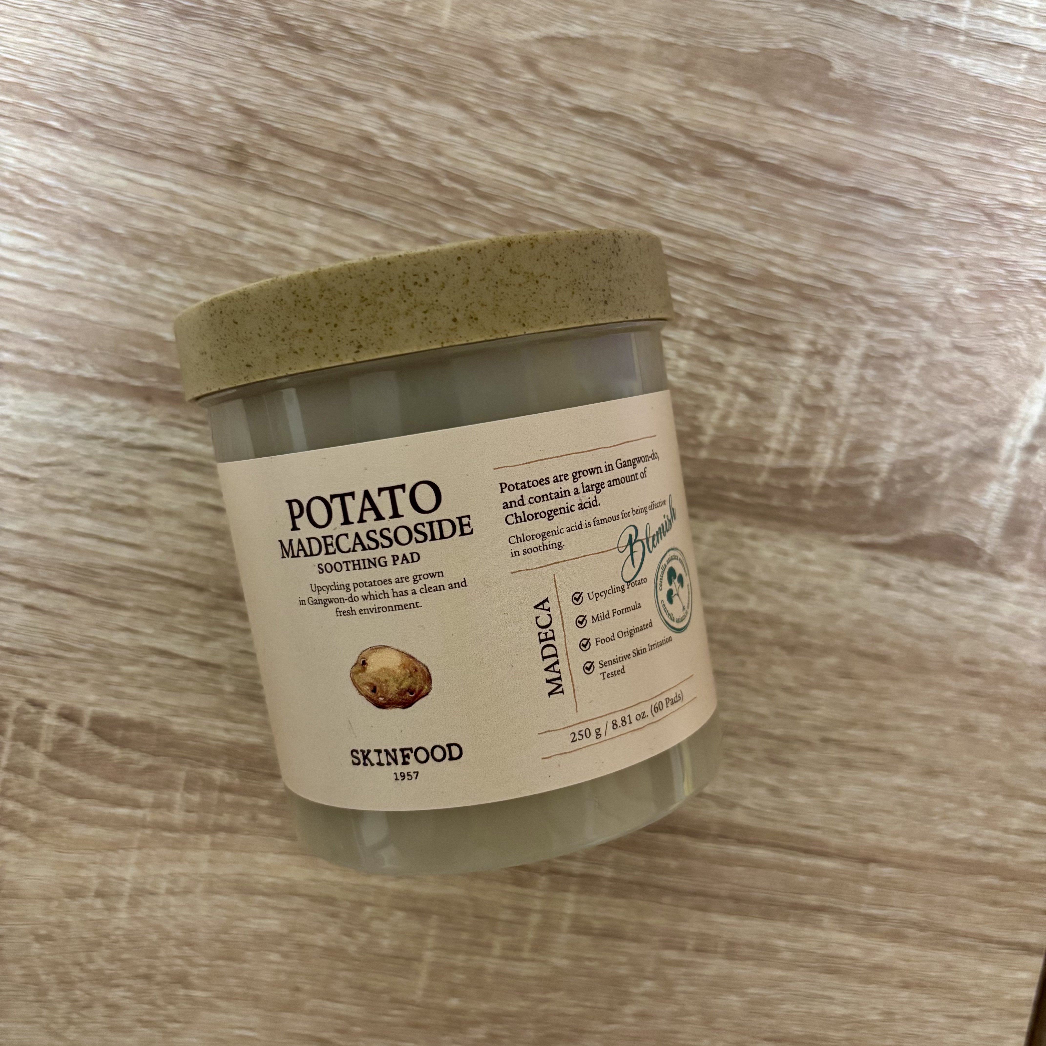 

SKINFOOD
ポテト マデカソ スージングパッド


SKINFOODさんのキャロットのトナーパッドが
お気に入りでいつも使っています。

おまけでポテトのトナーパッドがついていて
使ってみたところポテトもとてもいいなと思い
購入し