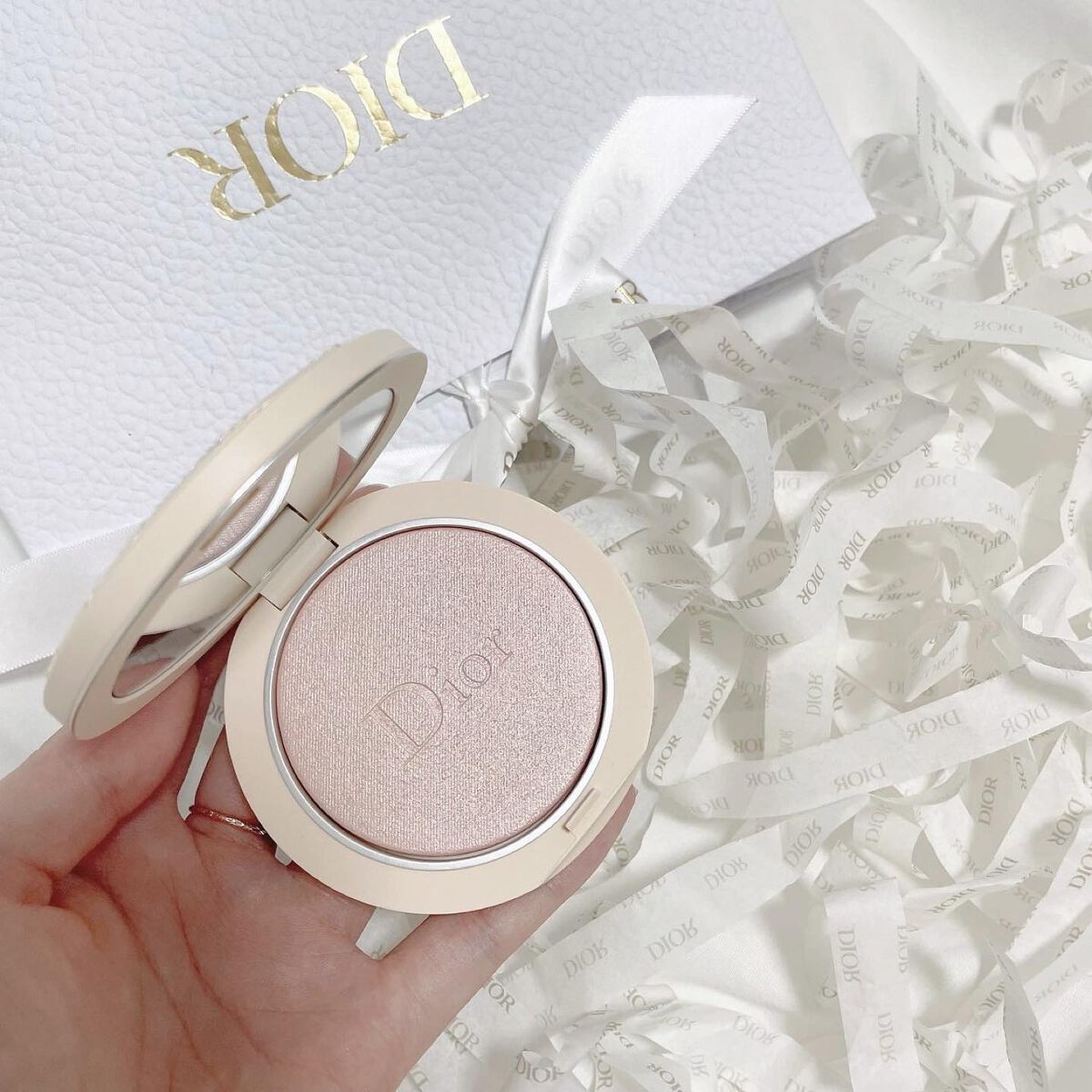 ディオールスキン フォーエヴァー クチュール ルミナイザー/Dior/プレストパウダーを使ったクチコミ（2枚目）