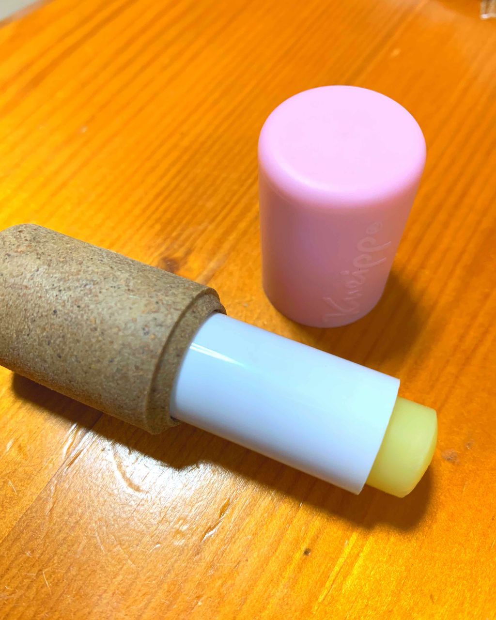 オーガニック リップバーム スイートアーモンドの香り/クナイプ/リップケアを使ったクチコミ（3枚目）