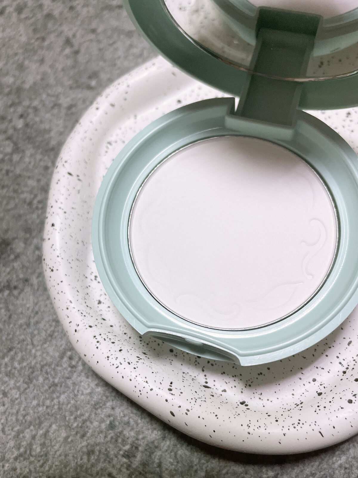 ノーセバム　ミネラルパクト　S/innisfree/プレストパウダーを使ったクチコミ（3枚目）