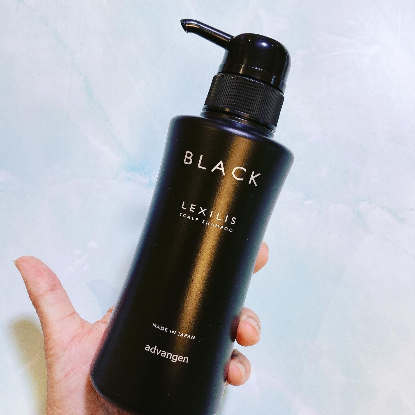 ブラック フレグランス スタイリング ヘアエッセンス/LEXILIS/アウトバストリートメントを使ったクチコミ(2枚目)