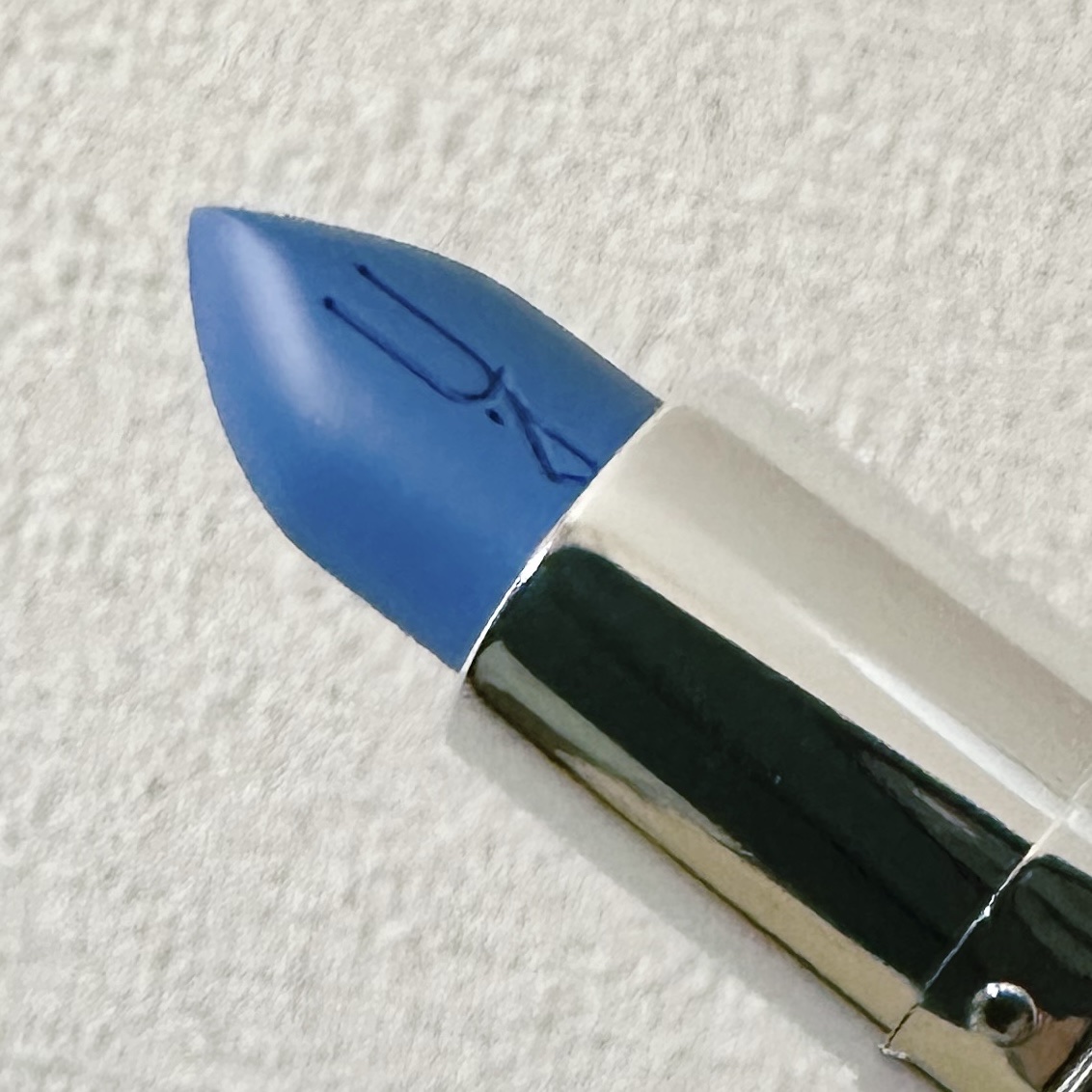 マキシマル スリーク サテン リップスティック 802 ブレイブ/M・A・C/口紅を使ったクチコミ（2枚目）