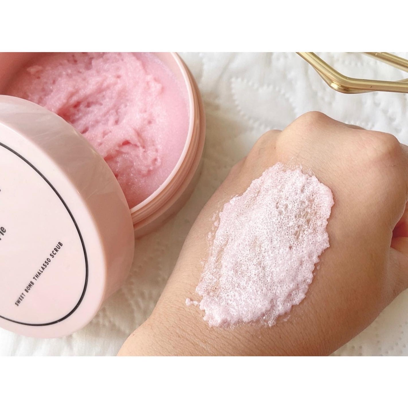 Q+Me スウィート ボム タラソ スクラブ/AGARISM/バスト・ヒップケアを使ったクチコミ(3枚目)