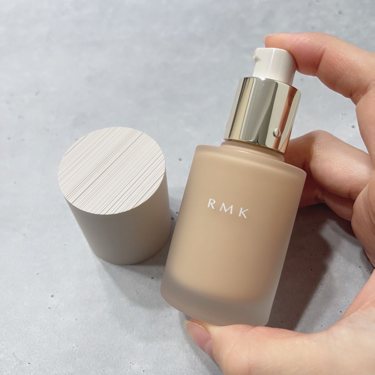 RMK リクイドファンデーション フローレスカバレッジ/RMK/リキッドファンデーションを使ったクチコミ(2枚目)